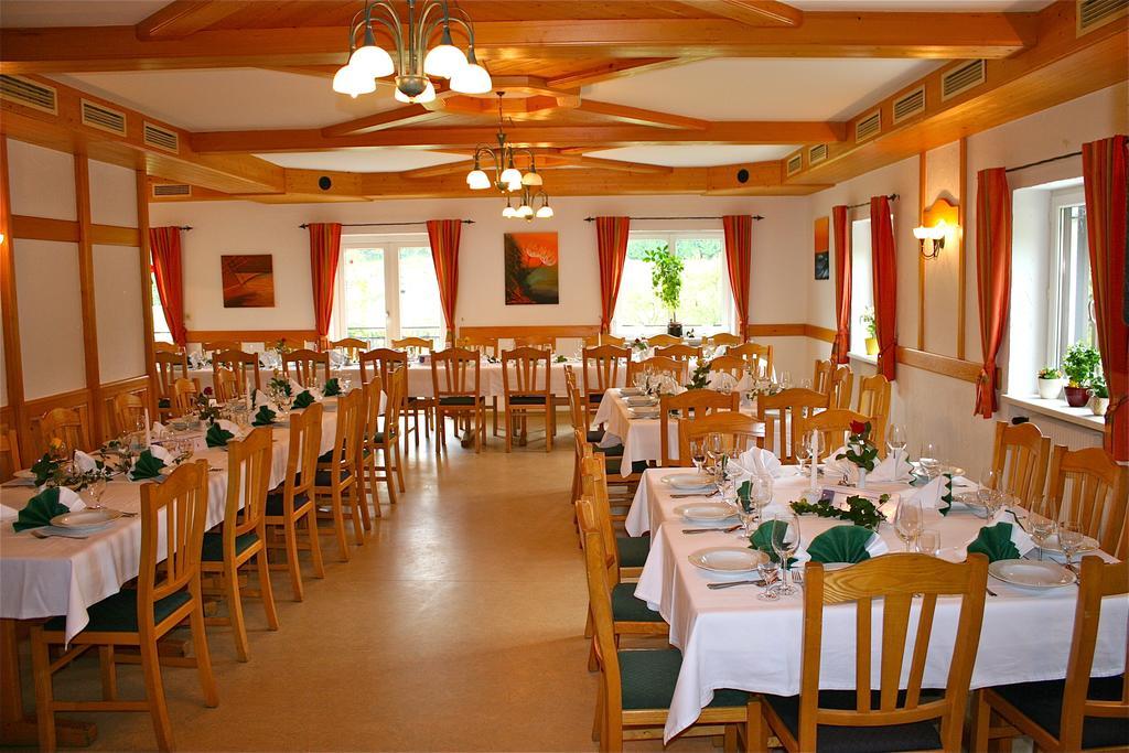 Gasthaus - Gaestehaus Schusterbauer Rein Esterno foto