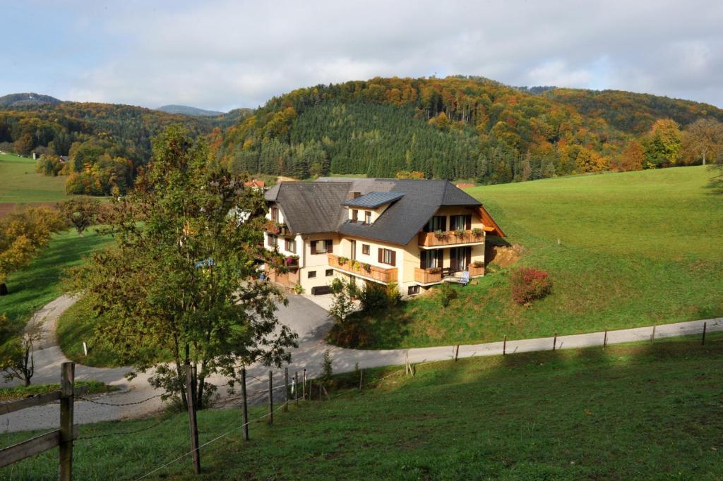 Gasthaus - Gaestehaus Schusterbauer Rein Esterno foto